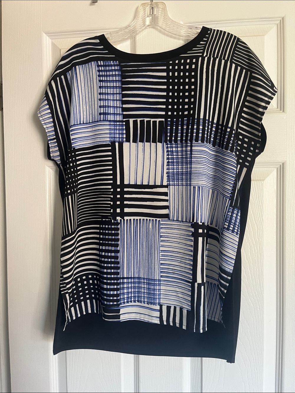 DKNYC Black & Blue Geometric Short Sleeve Top